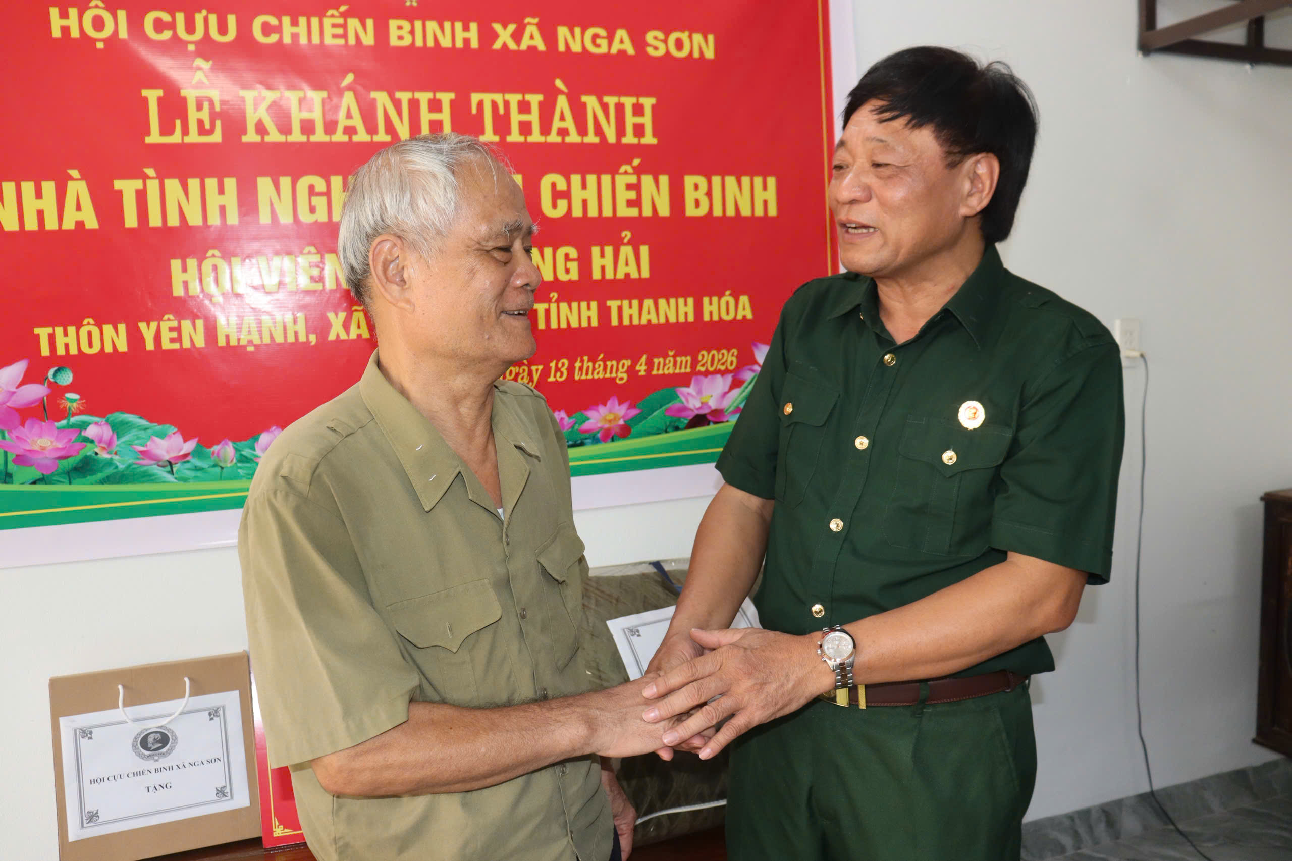 Anh-tin-bai